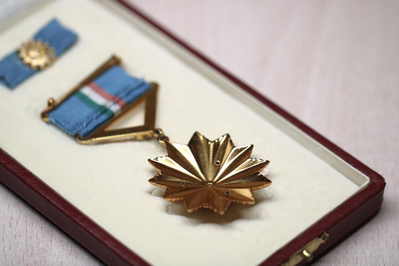 大猫徽章拍卖 第289期 匈牙利人民共和国 和平友谊勋章，总计发了77个