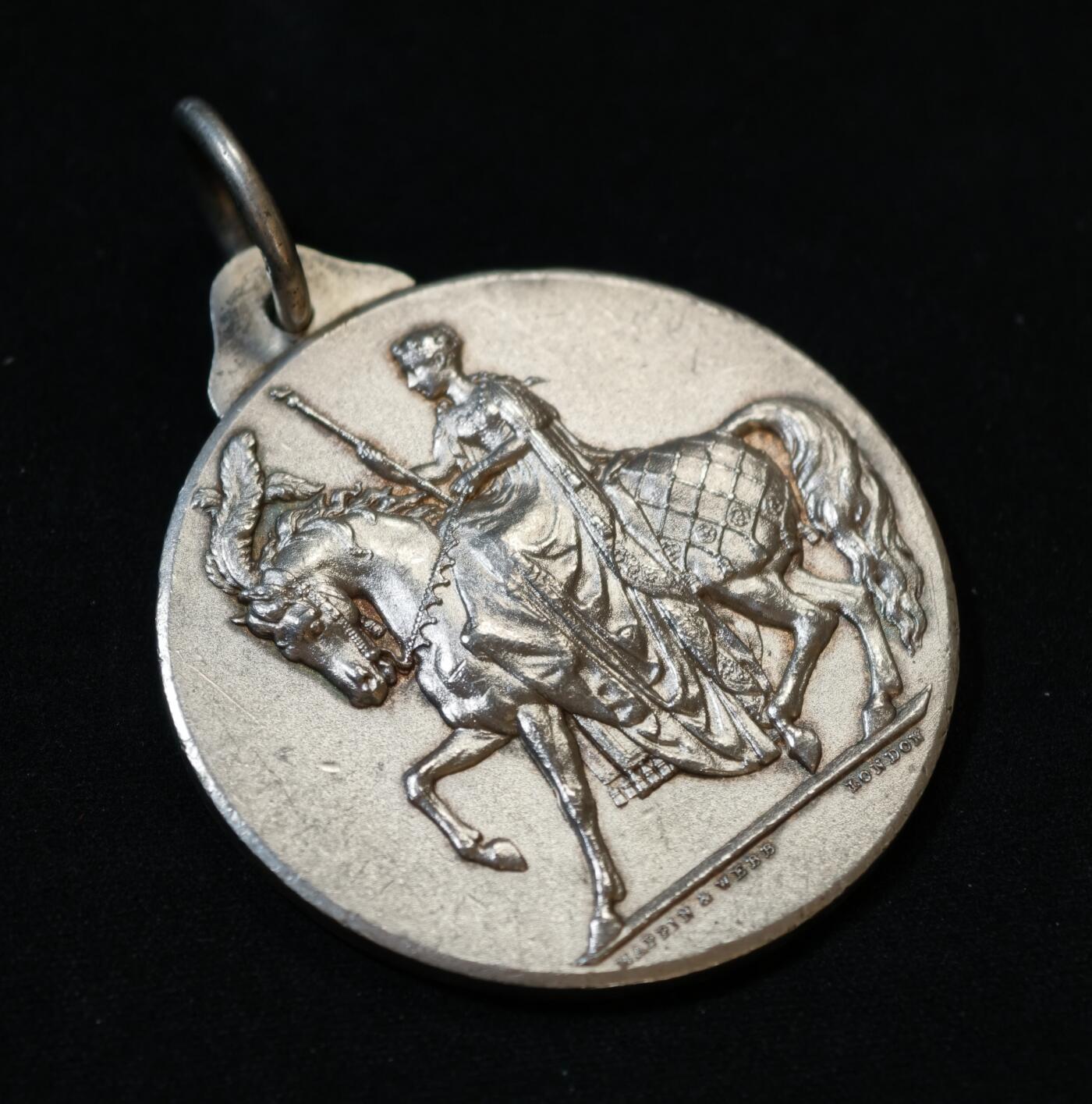 甄臻铺-世界币章拍卖（第53期），甄品场拍品征集中，送拍享返佣金等优惠多多