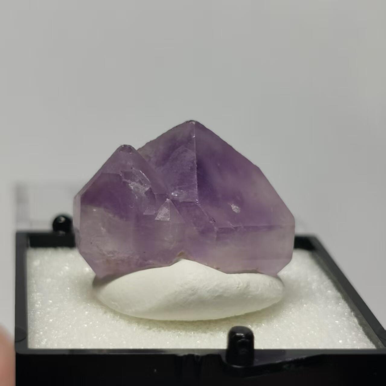 七河·世界世界币章杂件小拍（总第40期） 藏家出品 X749（1）马达加斯加紫水晶原石矿标 盒子矿 本件拍品由合作藏家邮寄