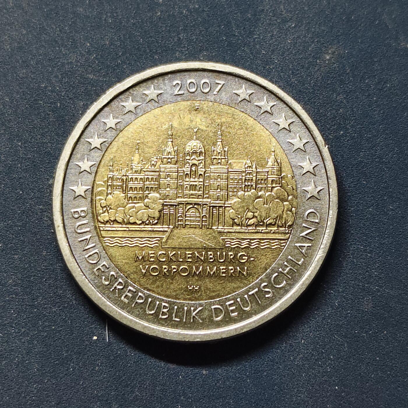 【全场包邮】纯粹捡漏拍508场 德国2007年2欧元州币系列梅克伦堡-伏波默恩州施韦林城堡双色纪念币
