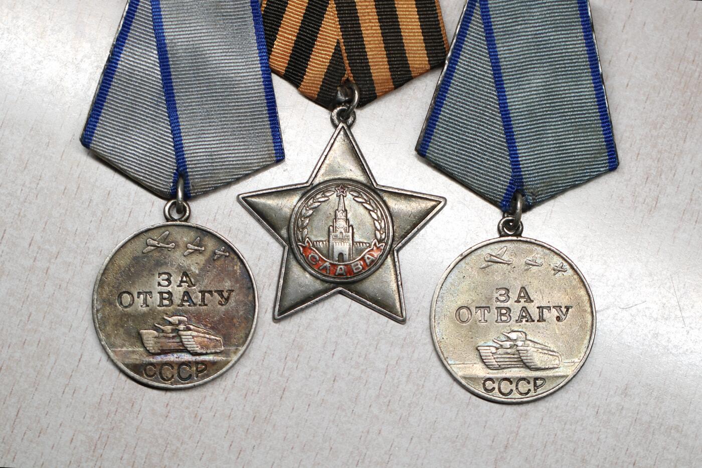 大猫徽章拍卖 第289期 苏联红星二卫双勇敢套 档案