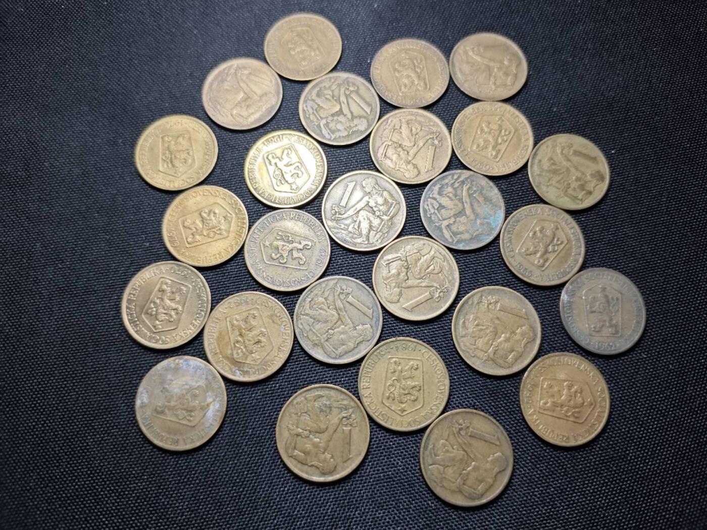 KK钱币收藏小铺   套币 批量/好品散币专场 2月预留时间 周末发货  捷克斯洛伐克1克朗铜币26枚一组