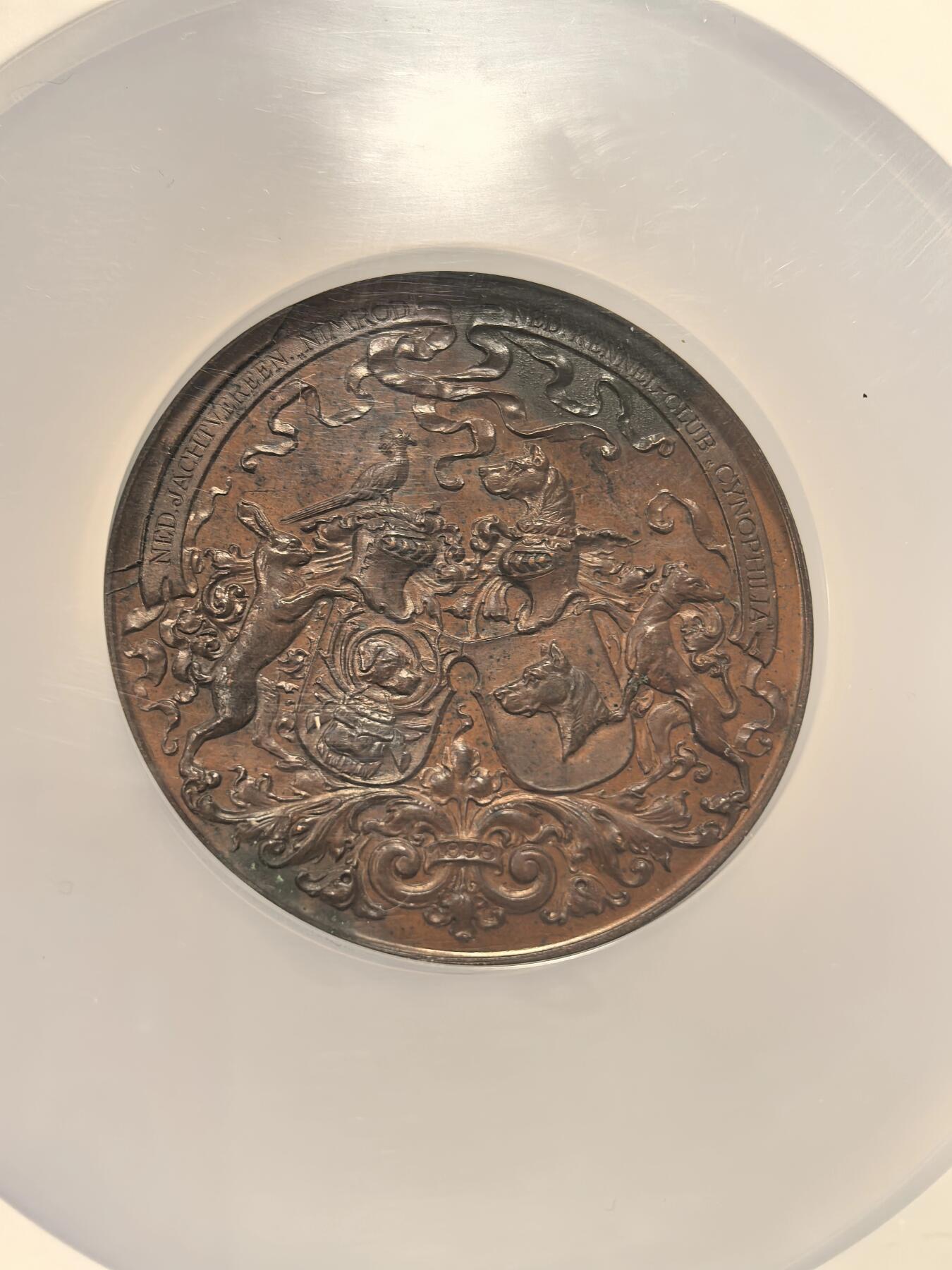 博洋堂世界钱币拍卖第163期（全场包邮） NGC UNC 荷兰狗俱乐部纪念铜章，19世纪末至20世纪初，荷兰犬类运动（如赛狗、狩猎）流行，此类纪念章常用于俱乐部活动或会员奖励