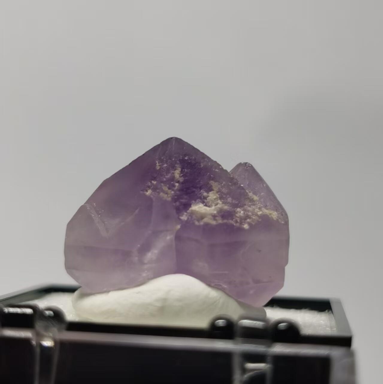 七河·世界世界币章杂件小拍（总第40期） 藏家出品 X749（1）马达加斯加紫水晶原石矿标 盒子矿 本件拍品由合作藏家邮寄