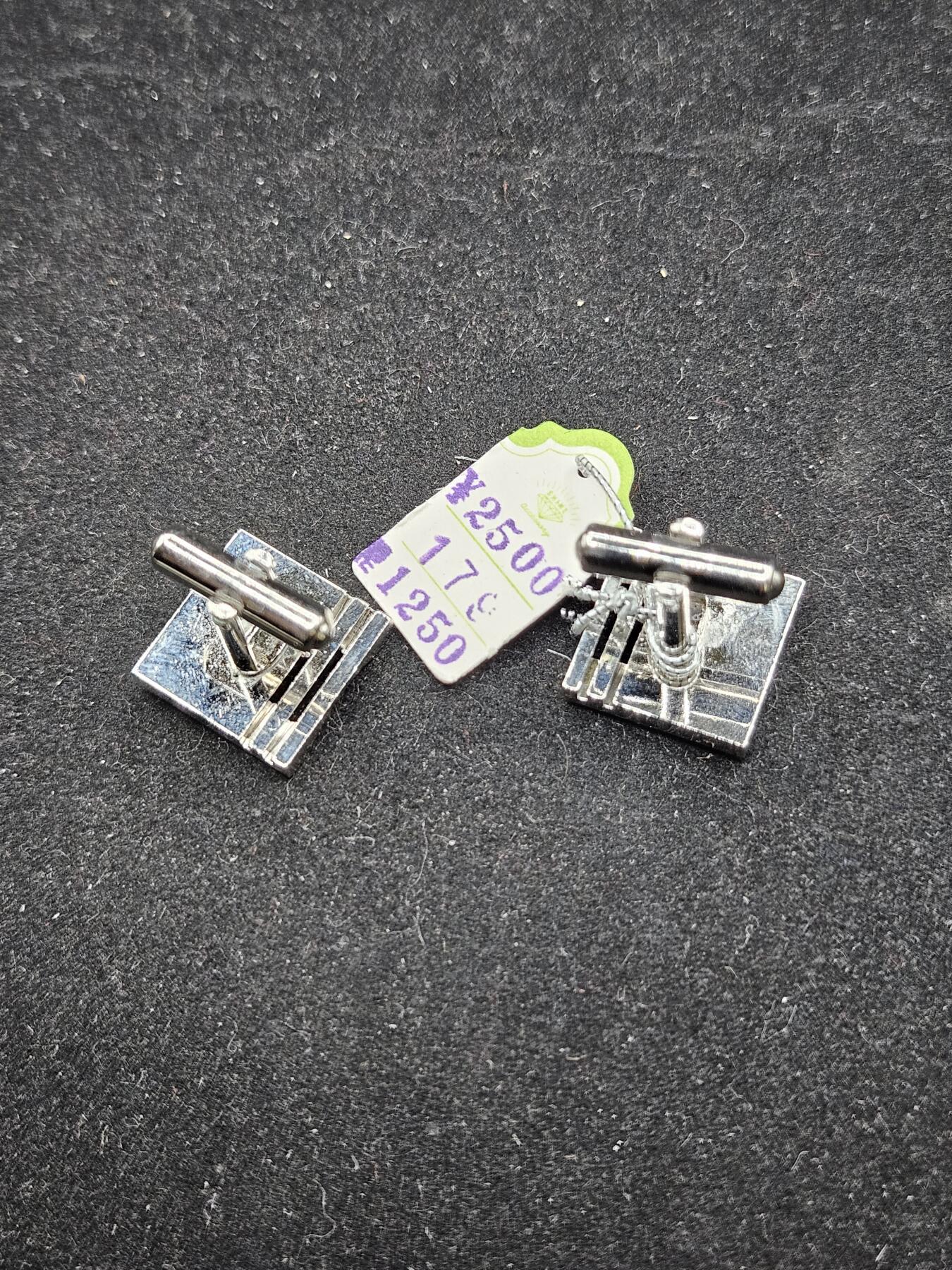 0元起拍勋章 第337期 咸鱼国勋章拍卖专场 3月8日（周日）下午6：00开始 日本中古袖扣一对