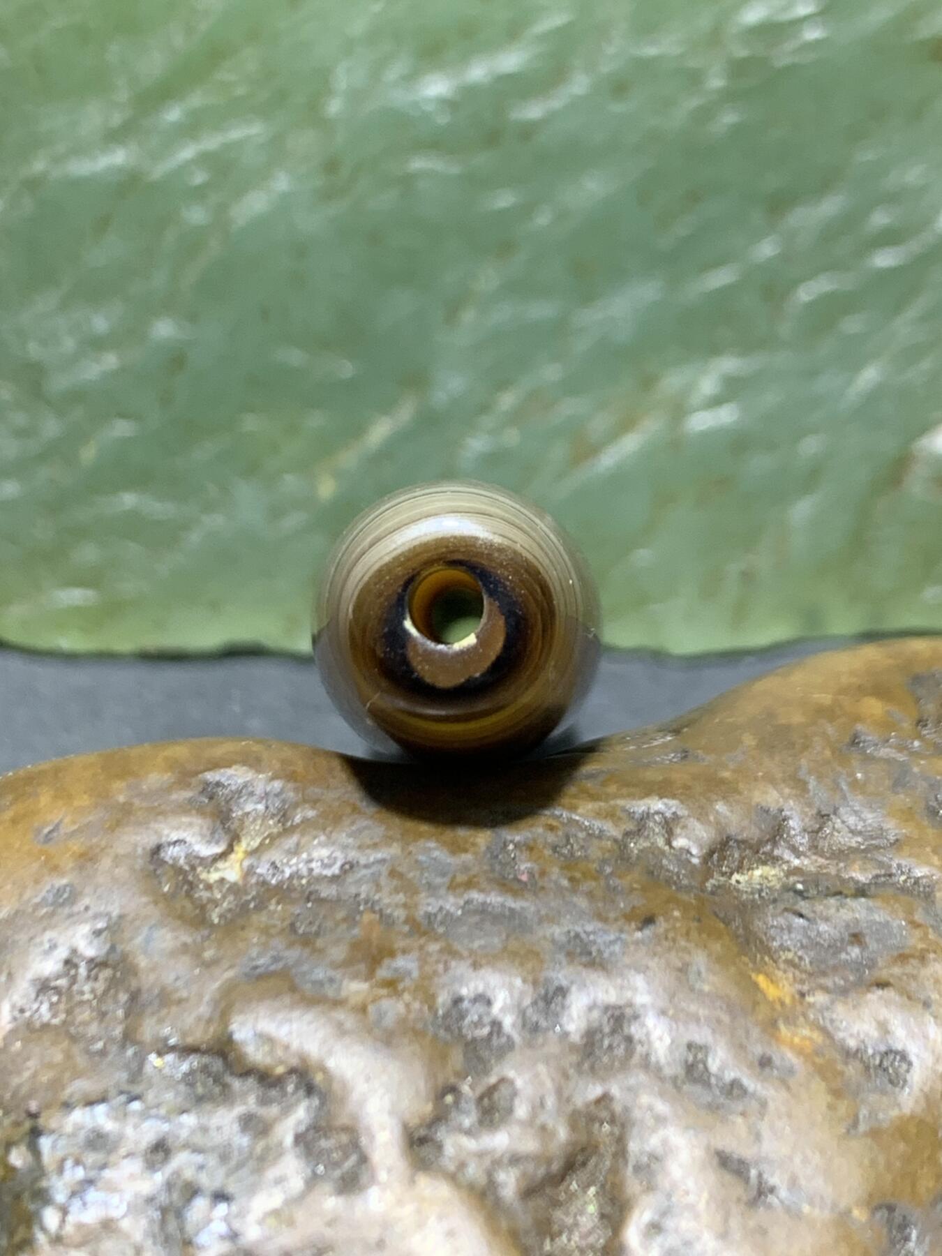 精美罕见X图案千层纹药师玛瑙桶珠一个