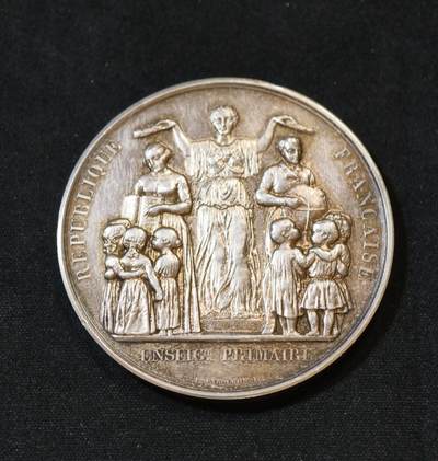 甄臻铺-世界币章拍卖（第53期），甄品场拍品征集中，送拍享返佣金等优惠多多 - 1888年法国银质奖章，丰饶角ARGENT边铭，重65克，直径51.5毫米