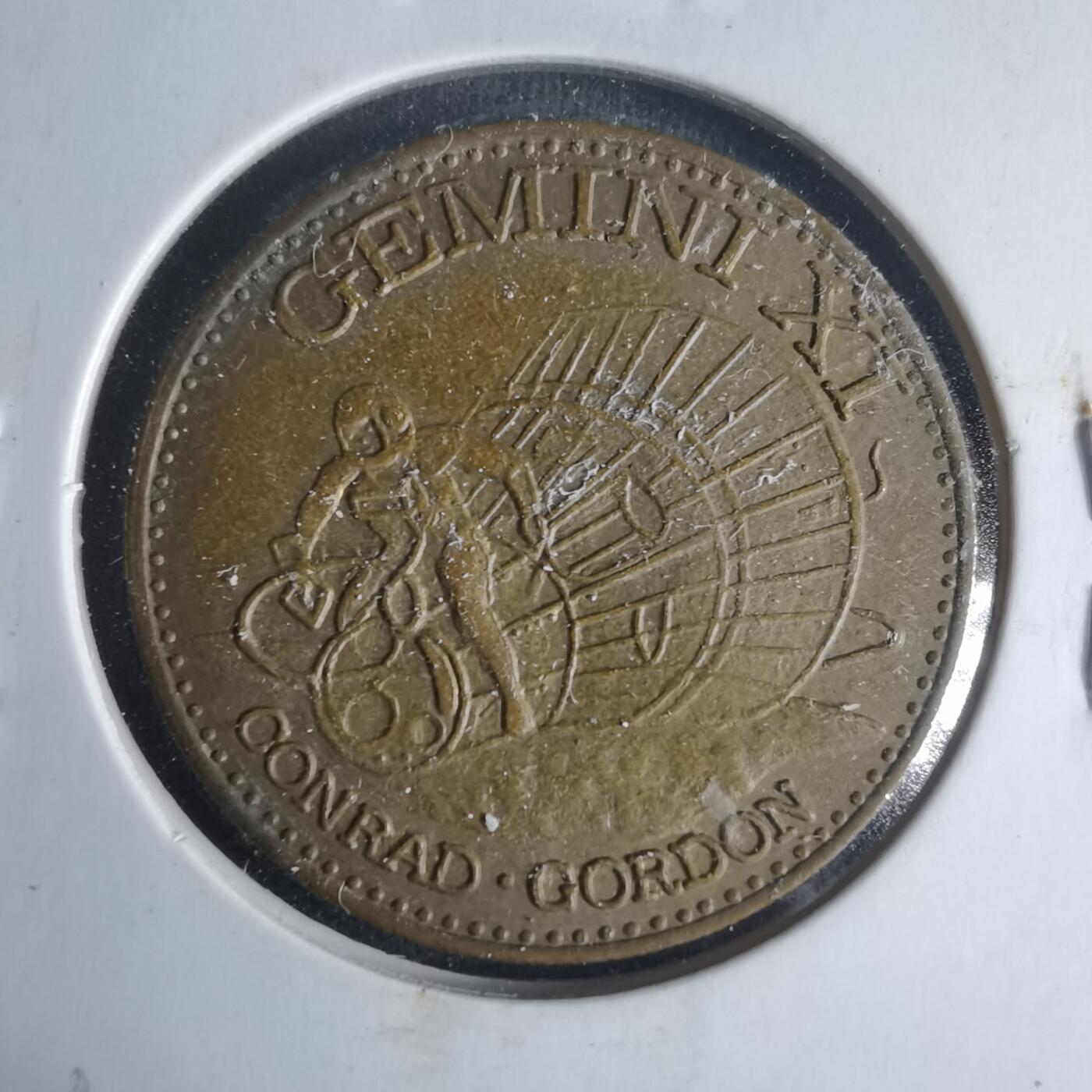 沼泽如烟--第1013场 航天纪念章