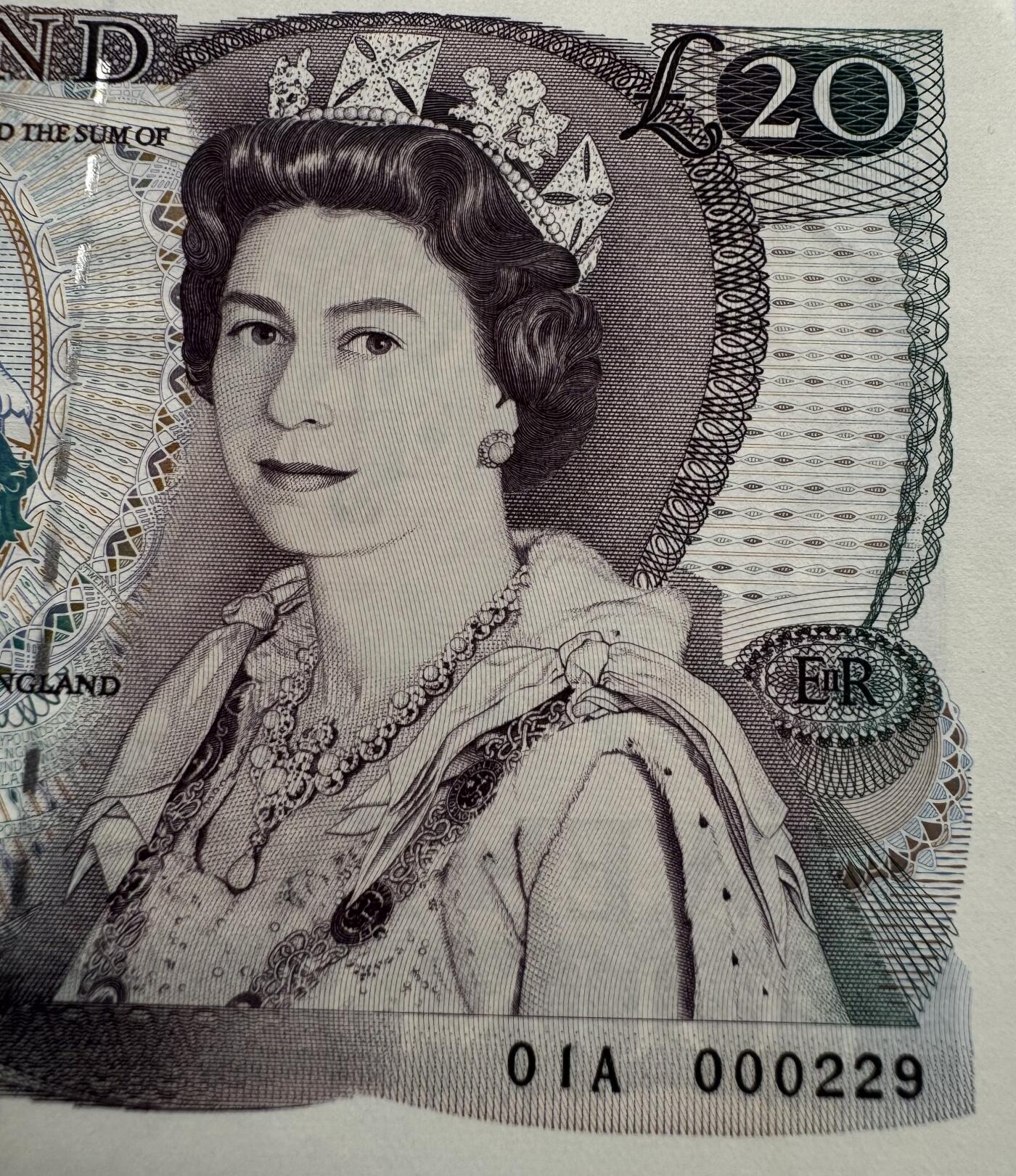 2026第4场（总第231期）：精品测试钞、外钞综合场  首发01A冠/百位小号000229 英格兰1981-84年版20镑女王钞UNC（略有浅印）