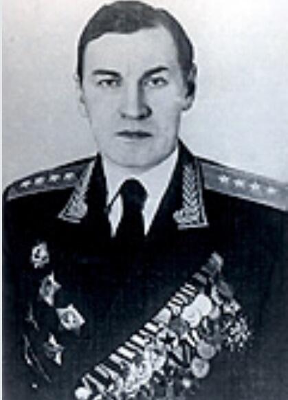 大猫徽章拍卖 第289期 俄罗斯苏维埃社会主义共和国第二届小旗子 大将 加盟国实锤得主