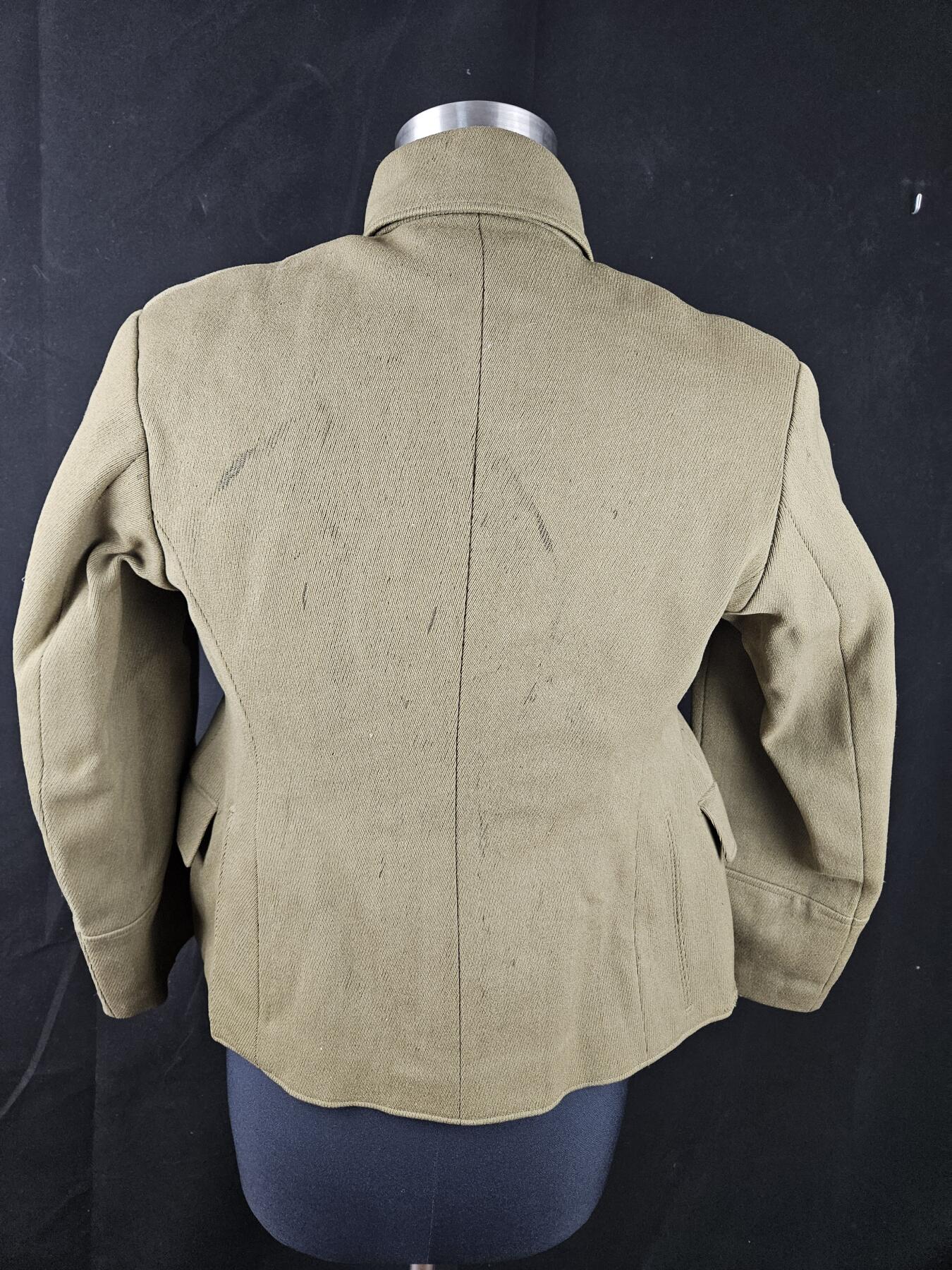 0元起拍勋章 第337期 咸鱼国勋章拍卖专场 3月8日（周日）下午6：00开始 原品苏联西伯利亚囚服上衣一杠三领章 详图私聊 领围39 肩宽43 胸围94 衣长61 袖长53