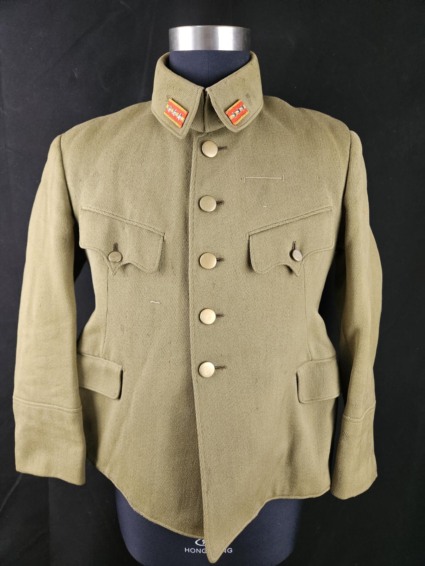 0元起拍勋章 第337期 咸鱼国勋章拍卖专场 3月8日（周日）下午6：00开始 原品苏联西伯利亚囚服上衣一杠三领章 详图私聊 领围39 肩宽43 胸围94 衣长61 袖长53