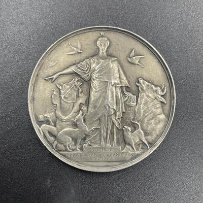 「木头集藏」章牌专场-第69场 - 1922年法国动物保护协会银章，直径：41 mm，36.8 g，边铭：菱形厂标 ARGENT 野猪头银标，品相不错。