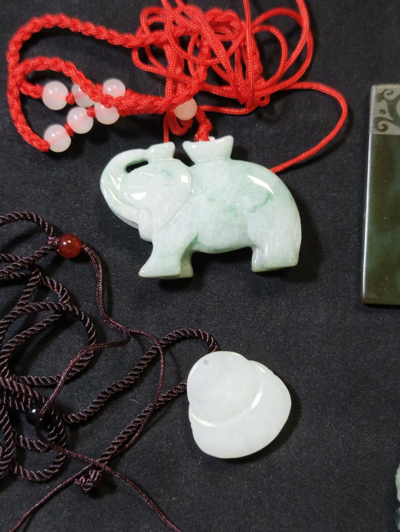 甄臻铺-世界币章拍卖（第53期），甄品场拍品征集中，送拍享返佣金等优惠多多 翡翠挂件、把件4个