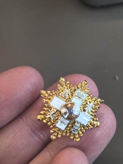 欧洲微章、铜章、银章和银币第二场 - 一枚西班牙军事功绩勋章（Orden del Mérito Militar）白色区分（Distintivo Blanco）大十字星章的迷你版