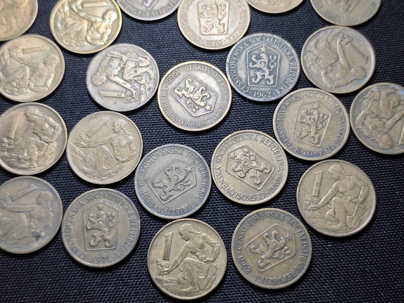 KK钱币收藏小铺   套币 批量/好品散币专场 2月预留时间 周末发货  捷克斯洛伐克1克朗铜币26枚一组