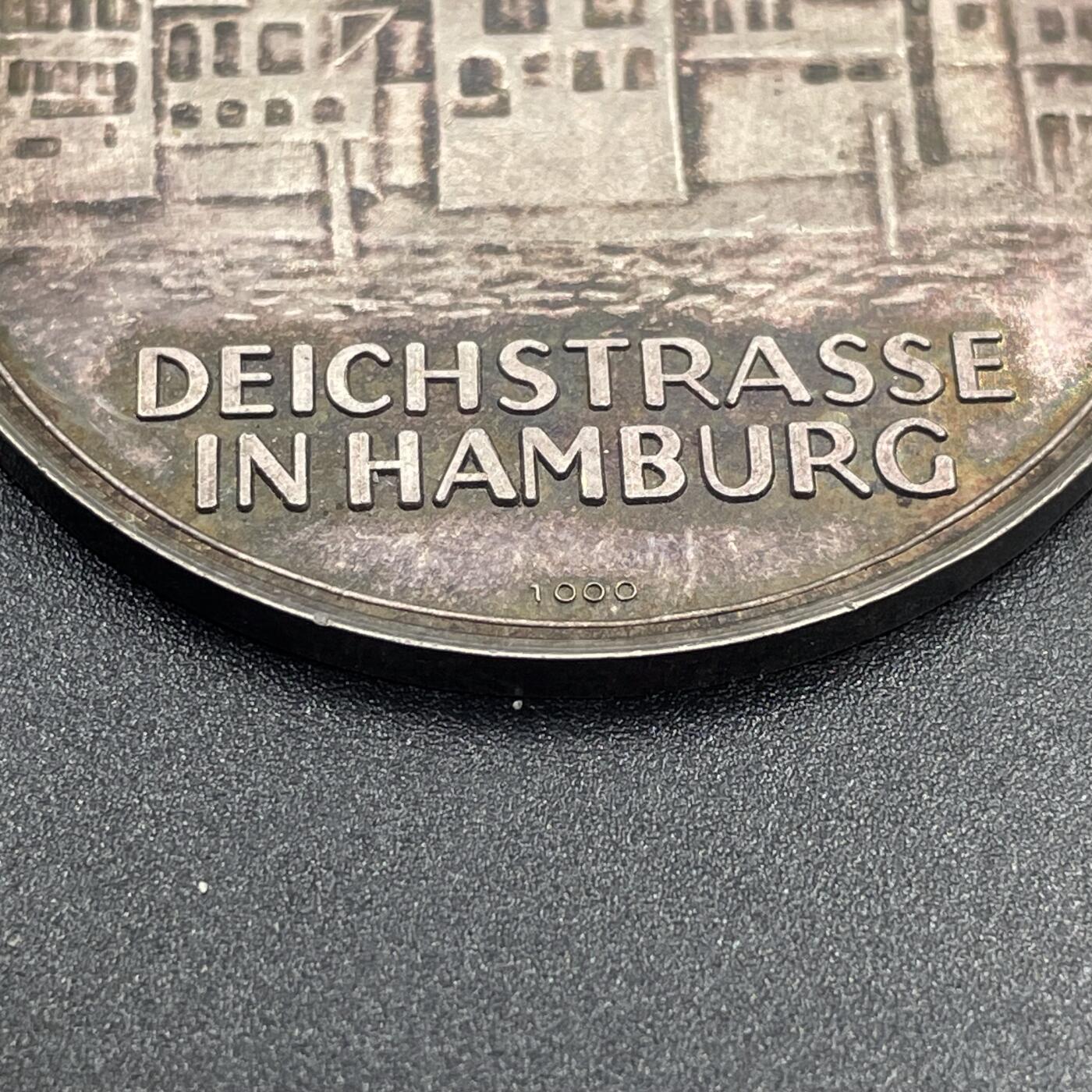 「木头集藏」章牌专场-第69场 Albert Holl～德国汉堡城市纪念银章，直径：44.5 mm，30.3 g，背面银标：1000千足银，品相很不错