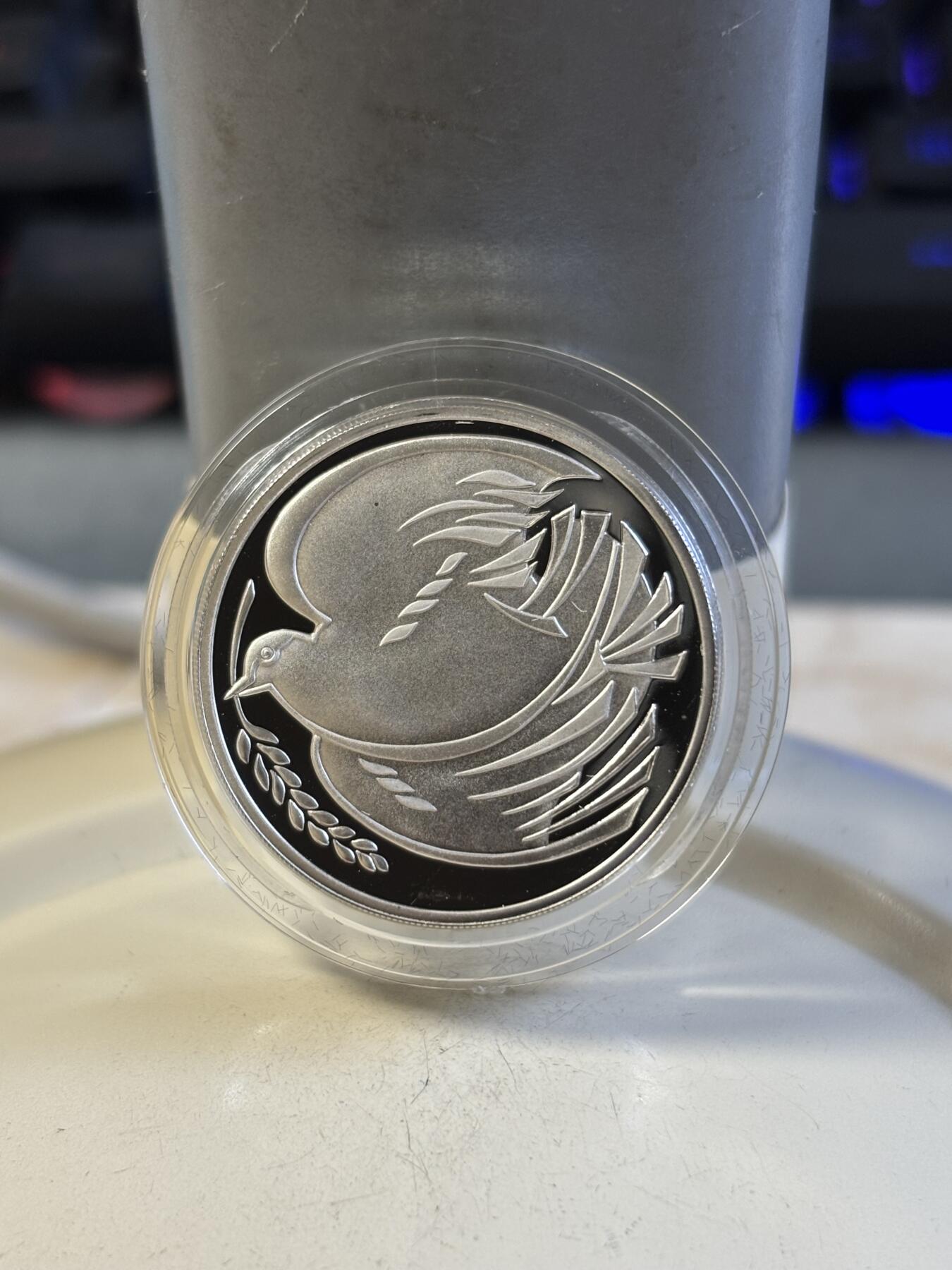 第192期拍卖 英国1995年二战胜利50周年2镑精制加厚纪念银币，925银，发行10000枚，31.96克