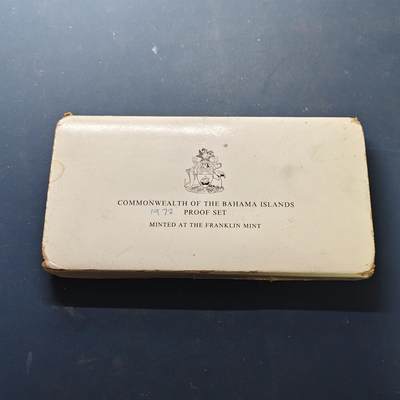 【全场包邮】纯粹捡漏拍509场 - 巴哈马群岛1972年女王版官方封装精制套币【42.12克92.5%+29.8克92.5%+18.14克80%+10.37克80%=共计纯银89.33克】-盒证全（钱币塑封破损）