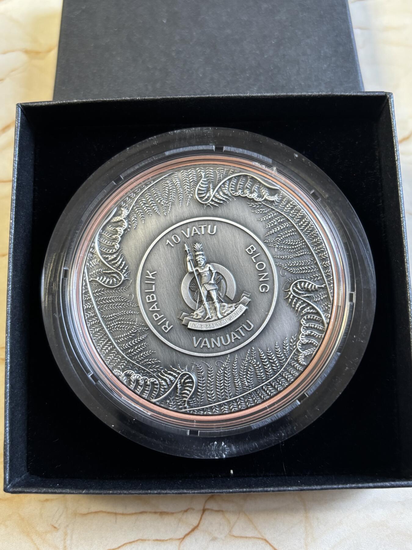 第192期拍卖 瓦努阿图2026年恐龙时代6剑齿虎银铜双金属仿古纪念币，999银+铜，10克银+145铜，发行1999枚