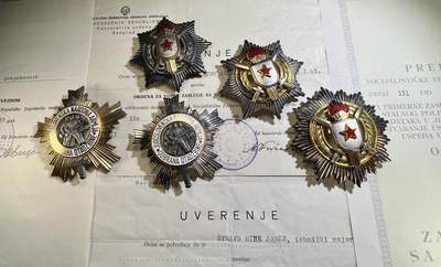 大猫徽章拍卖 第289期  南斯拉夫 人民军勋章 军事功勋勋章一组 原证书 大证书是一级军事功勋的 同一人获得