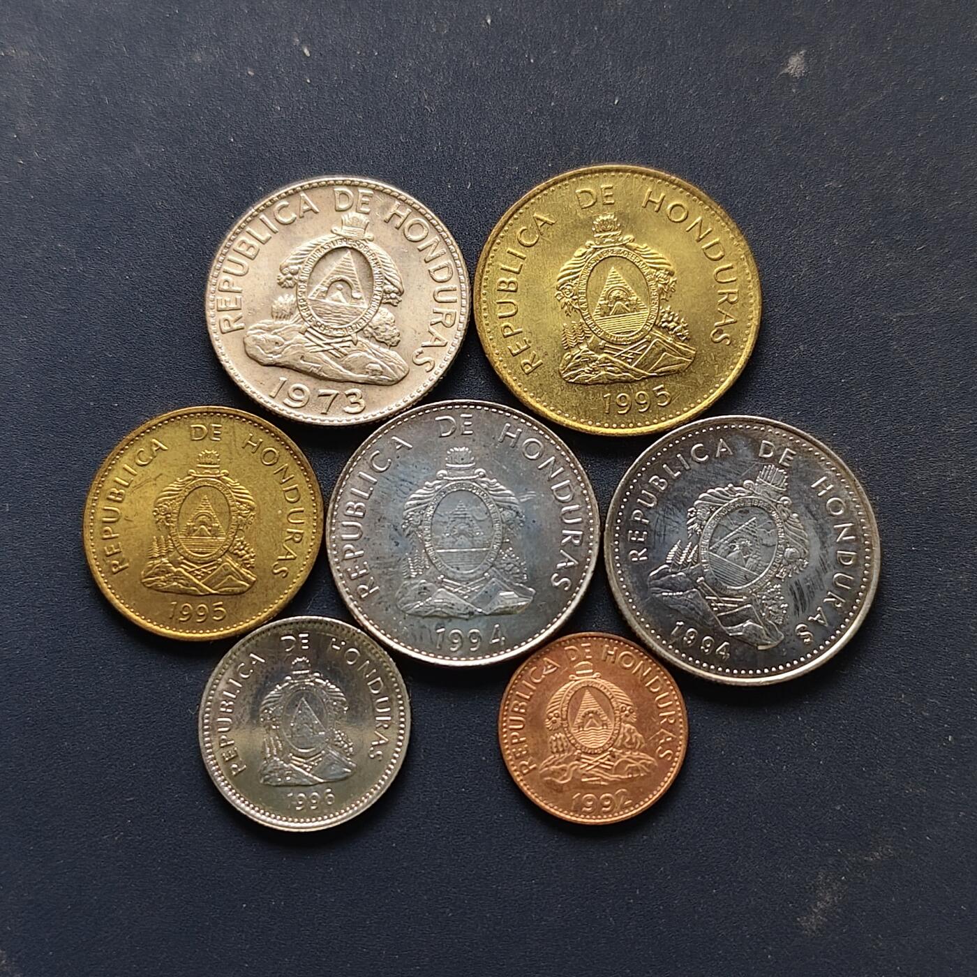 【全场包邮】纯粹捡漏拍508场 洪都拉斯各年份7枚套币-含FAO组织五十周年纪念币