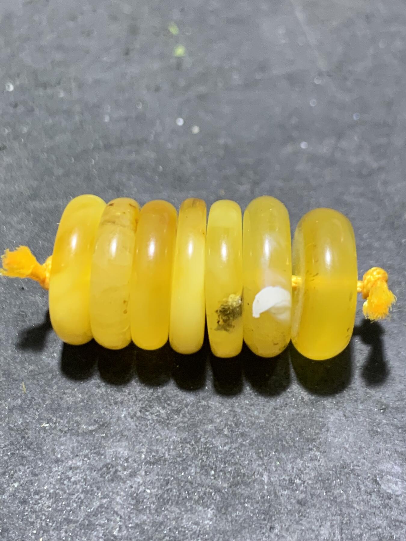 精美天然乌克兰蜜蜡随形隔片一组，