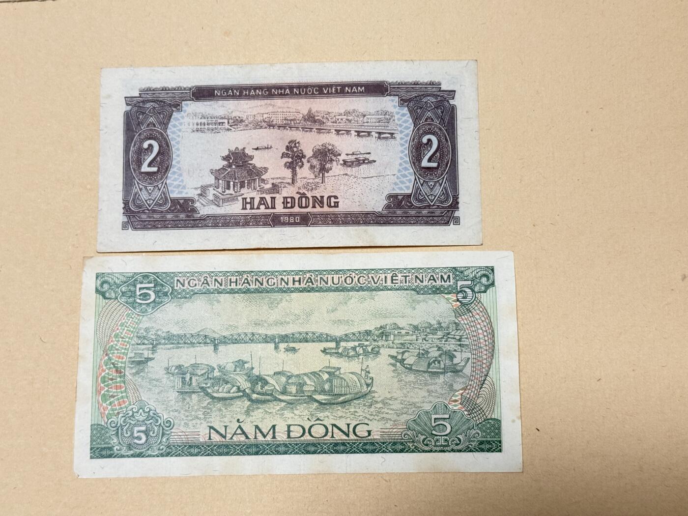 韵星假日钱币拍卖第2期 -- Rimey Holidays Coins & Banknotes Auction 2 越南1980 2盾、1985 5盾苏联代印 流通品无折痕