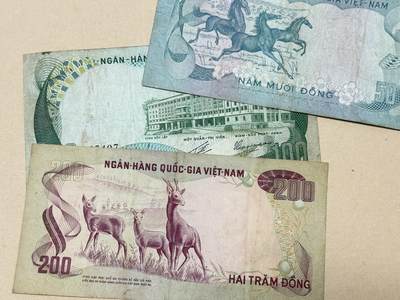 韵星假日钱币拍卖第2期 -- Rimey Holidays Coins & Banknotes Auction 2 - 南越1972 动物票 50、100、200盾三张 马、水牛、鹿 流通品相 