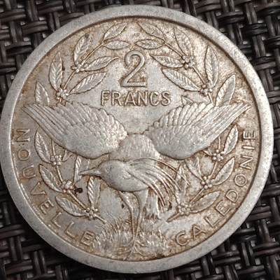布加迪🐬～世界钱币(上海)🌾第 278 期 /  各国套币和散币 - 新喀里多尼亚 1949年 2法郎铝币～L8