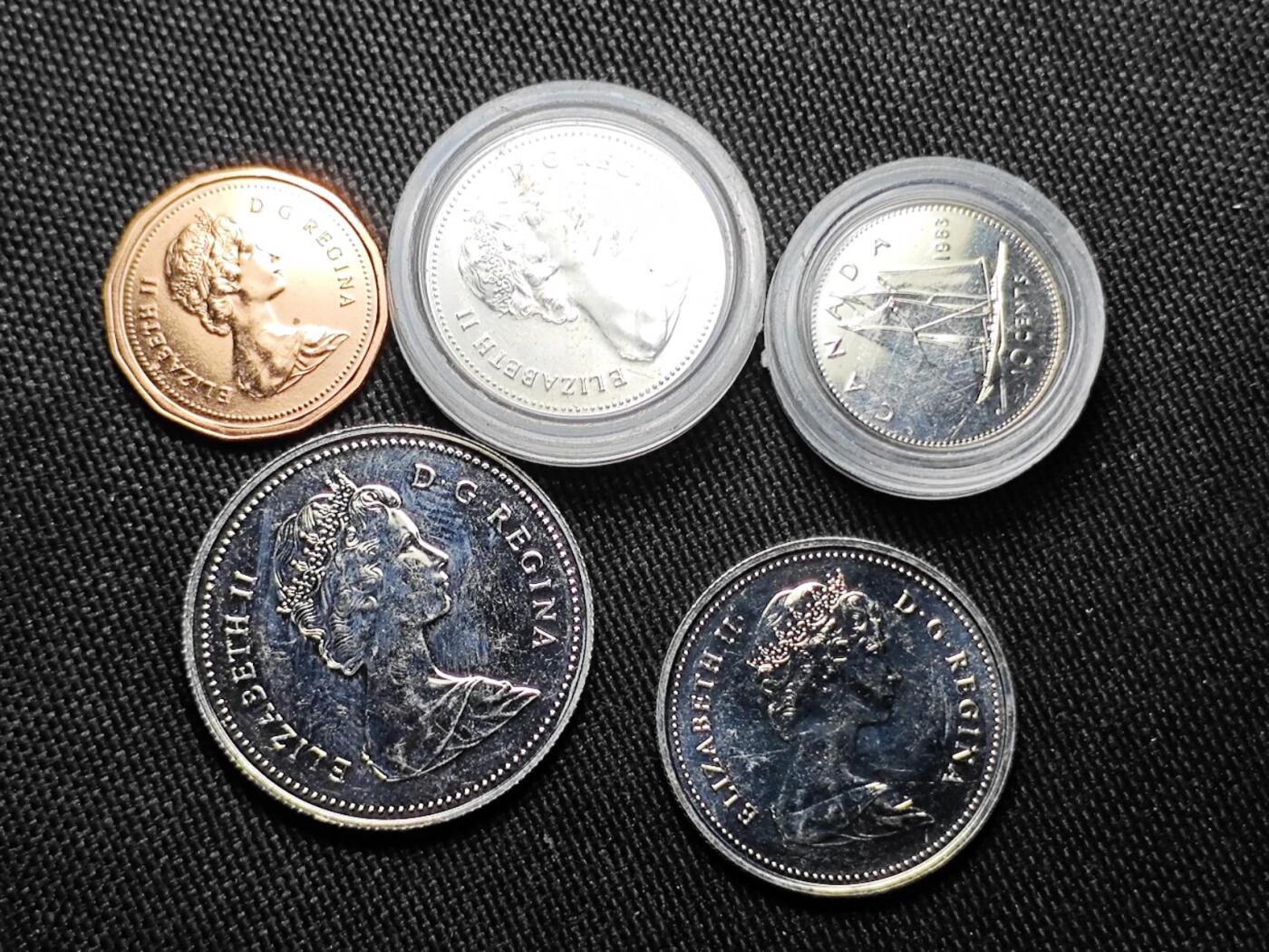 KK钱币收藏小铺   套币 批量/好品散币专场 2月预留时间 周末发货  1983加拿大大小面值清年一套 精制