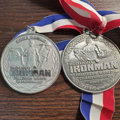 蒂克钱币-第59场 日本企业章 徽章拍卖 - 铁人三项（Triathlon）领域至高无上的荣誉——夏威夷科纳铁人世界锦标赛的完赛/优胜纪念章。