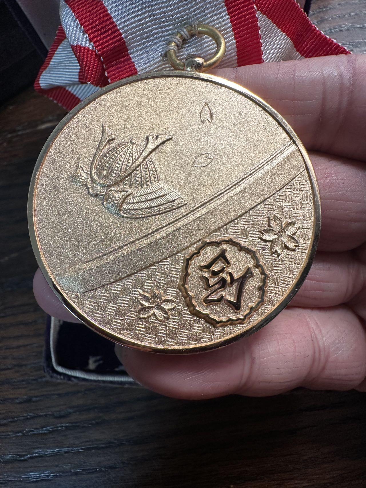 蒂克钱币-第59场 日本企业章 徽章拍卖 警视厅机动部队剑道对抗 镀金章 55mm 95g