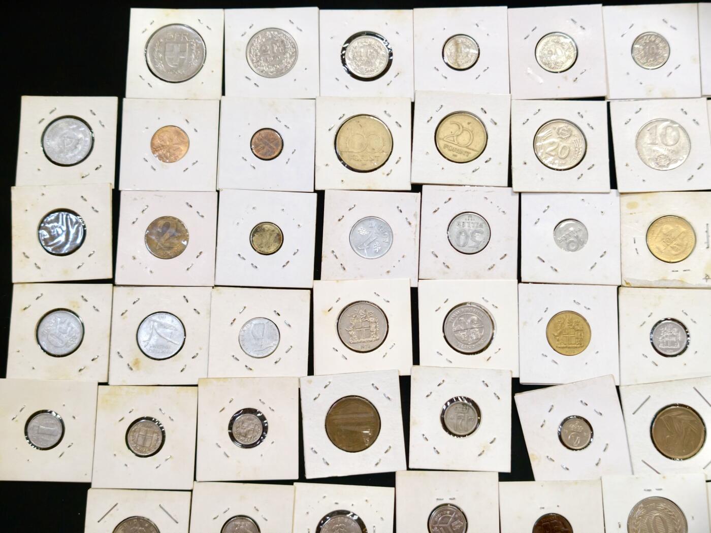 甄臻铺-世界币章拍卖（第53期），甄品场拍品征集中，送拍享返佣金等优惠多多 欧洲10个国家68枚硬币，芬兰5枚，丹麦10枚，比利时10枚，挪威3枚，冰岛7枚，意大利4枚，匈牙利10枚，瑞士9枚，民主德国（东德）4枚，联邦德国（西德）9枚