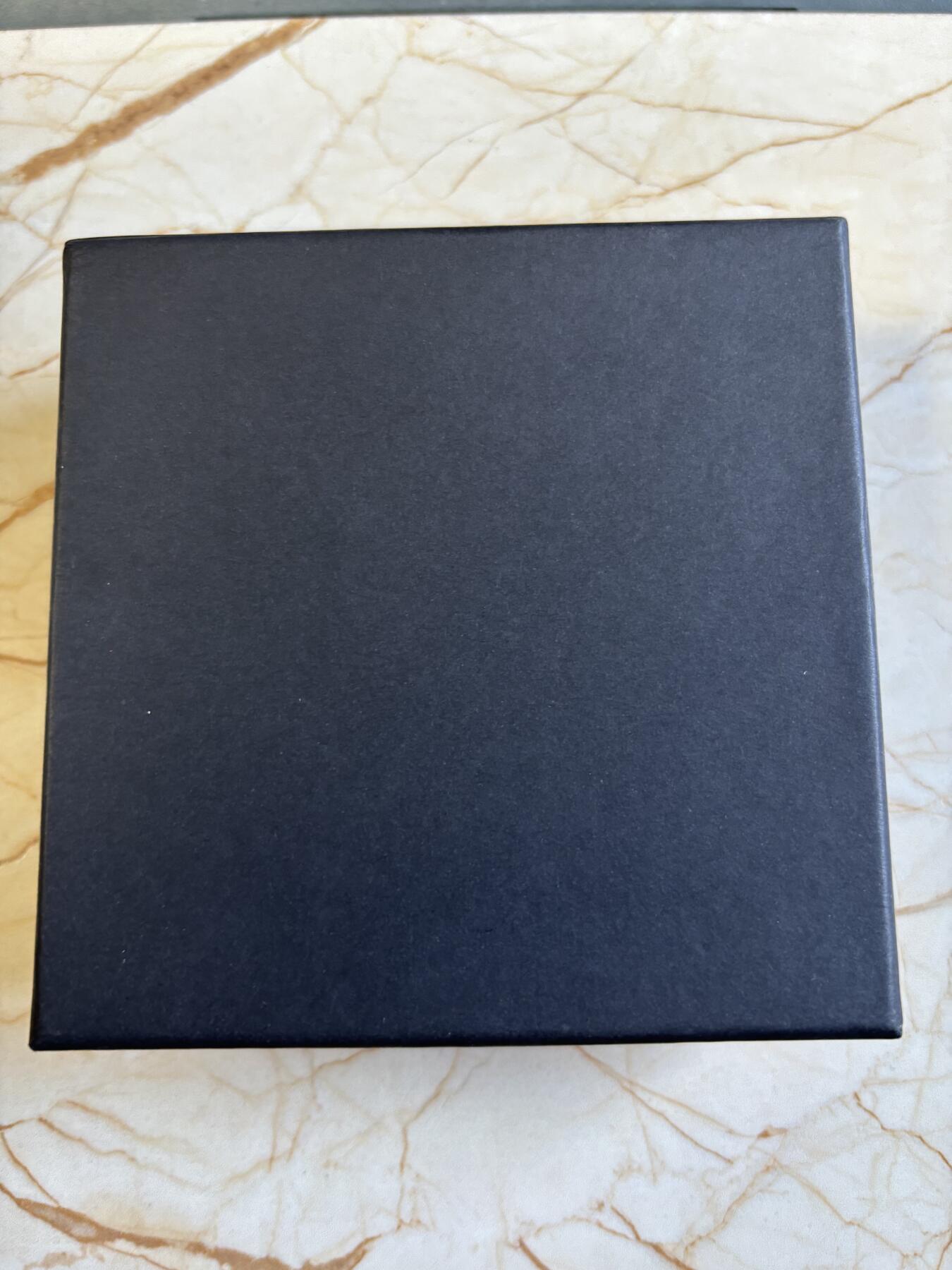 第192期拍卖 纽埃2022年比才歌剧《卡门》2盎司仿古纪念彩银币，999银，发行500枚