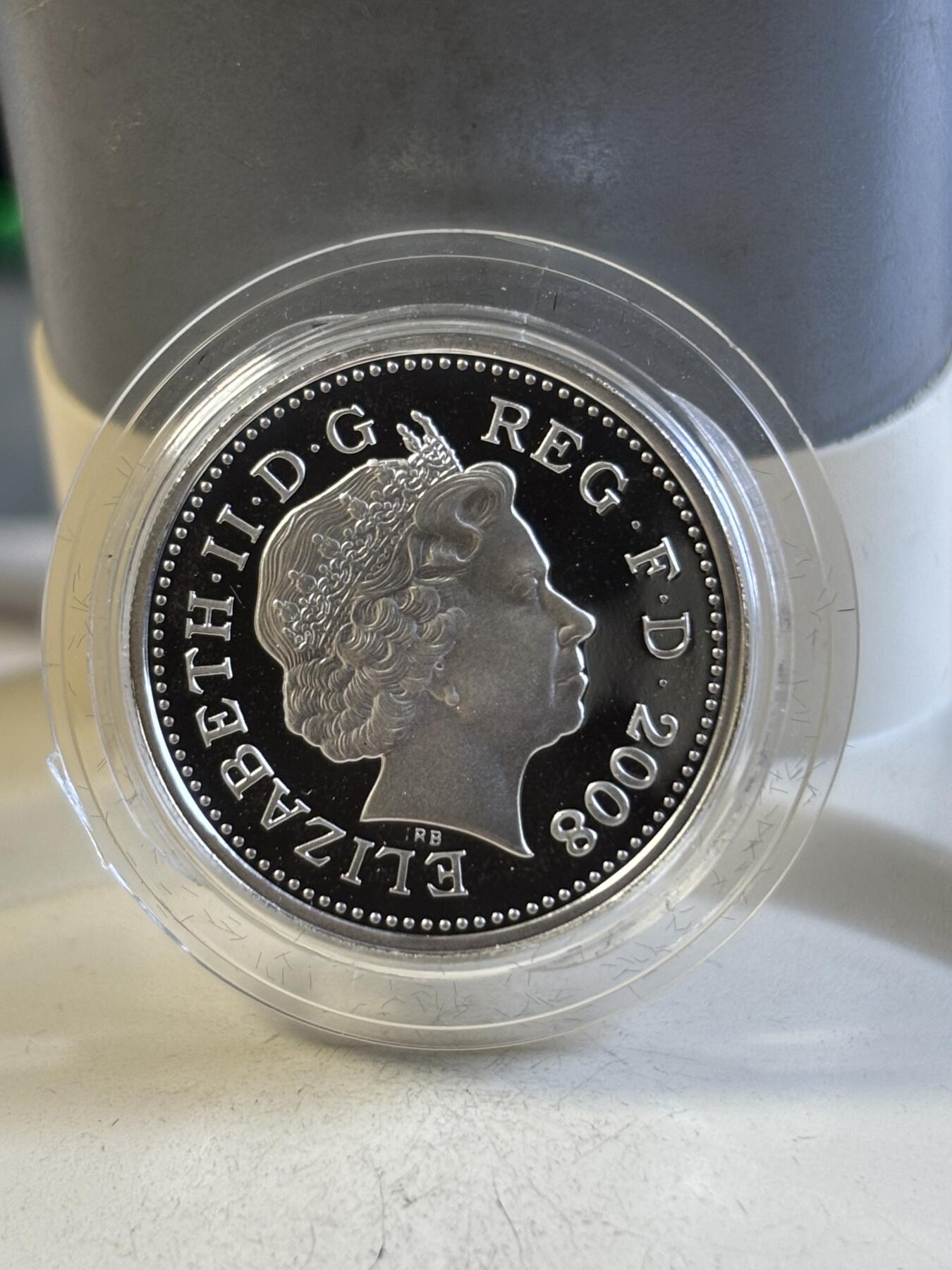 第192期拍卖 英国2008年皇室神兽1英镑精制纪念银币发行5000枚，935银，9.5克，发行5000枚