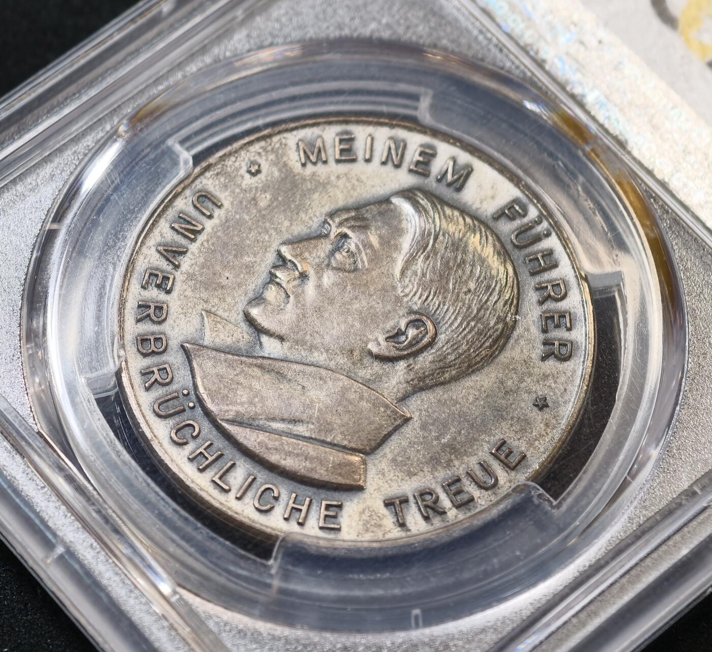 甄臻铺-世界币章拍卖（第53期），甄品场拍品征集中，送拍享返佣金等优惠多多 PCGS-SP62 1934年德意志第三帝国元首题词“牢不可破的忠诚”镀银纪念样章，镀银样章，非常稀少