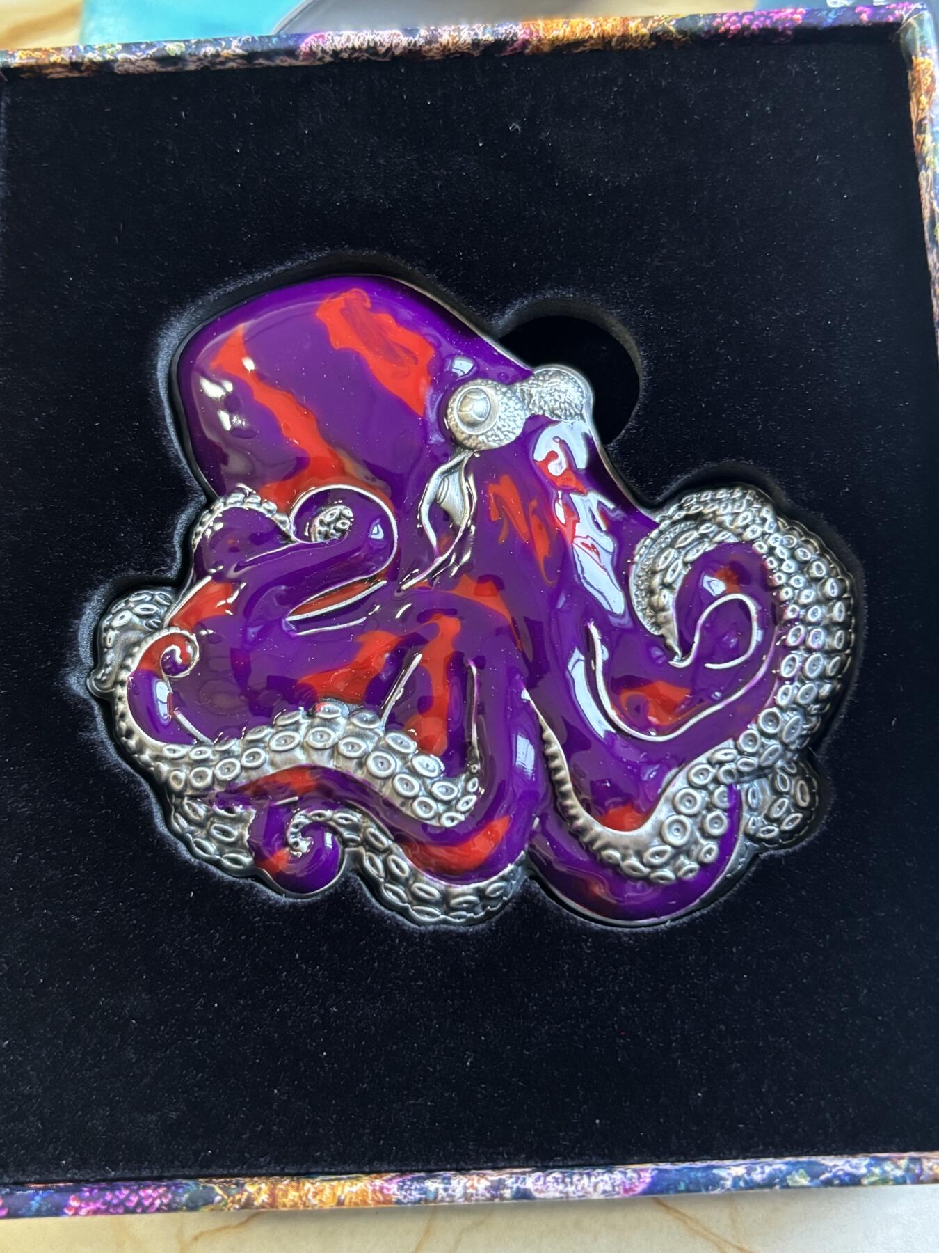 第192期拍卖 巴巴多斯2024年变色章鱼3盎司异形纪念银币，999银，发行1499枚