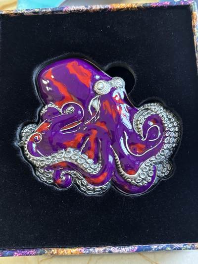 第192期拍卖 - 巴巴多斯2024年变色章鱼3盎司异形纪念银币，999银，发行1499枚