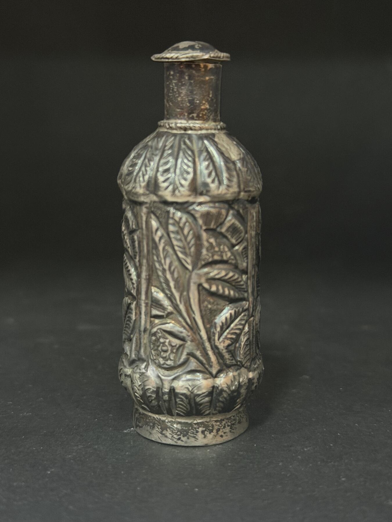 海外回流精品专场（五） 法国回流19世纪银鼻烟壶（尺寸：7.3cm，24.6g，无银标）