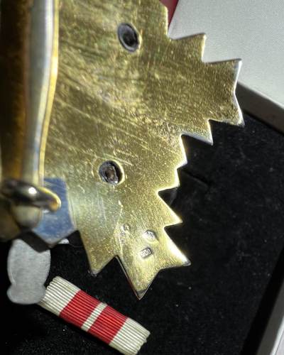 大猫徽章拍卖 第289期  南斯拉夫 人民军勋章 军事功勋勋章一组 原证书 大证书是一级军事功勋的 同一人获得