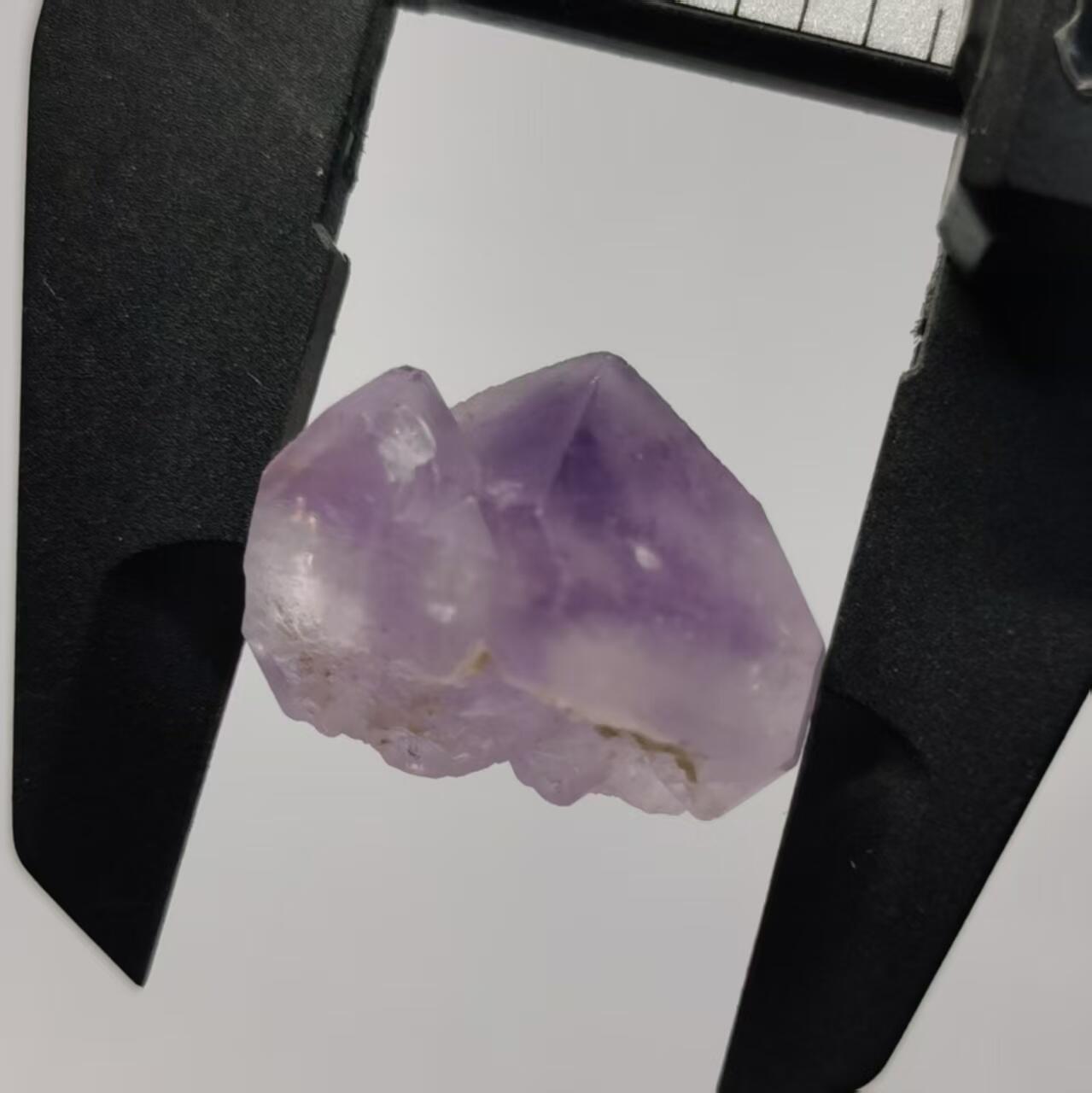 七河·世界世界币章杂件小拍（总第40期） 藏家出品 X749（1）马达加斯加紫水晶原石矿标 盒子矿 本件拍品由合作藏家邮寄