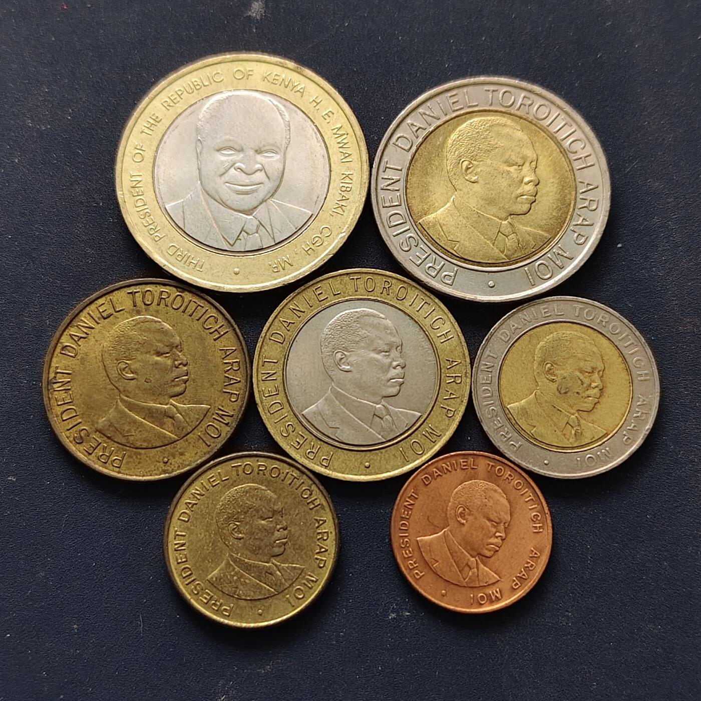 【全场包邮】纯粹捡漏拍508场 肯尼亚各年份7枚套币-含40先令独立40周年双色纪念币