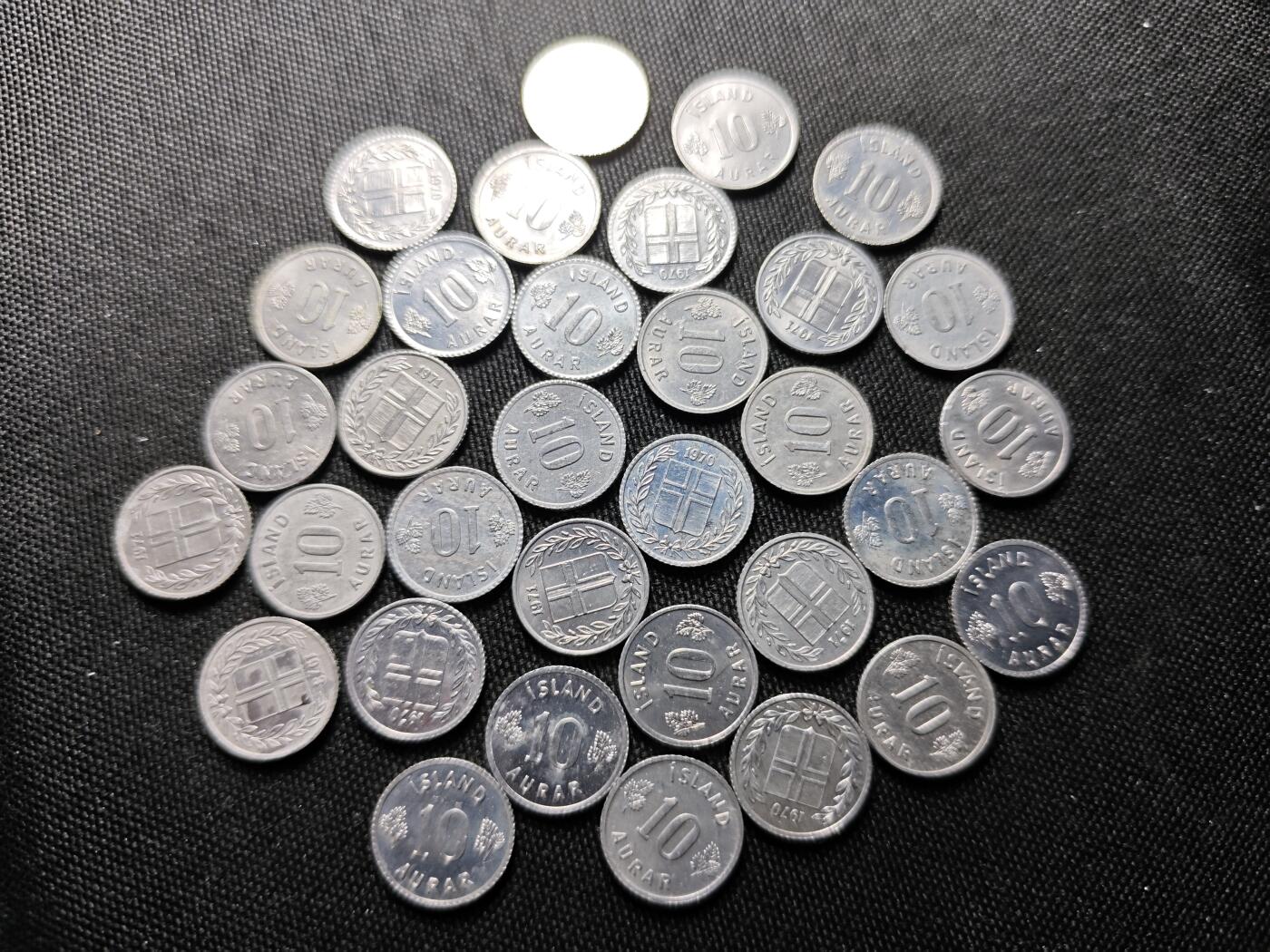 KK钱币收藏小铺   套币 批量/好品散币专场 2月预留时间 周末发货  冰岛大小面值散币一组72枚