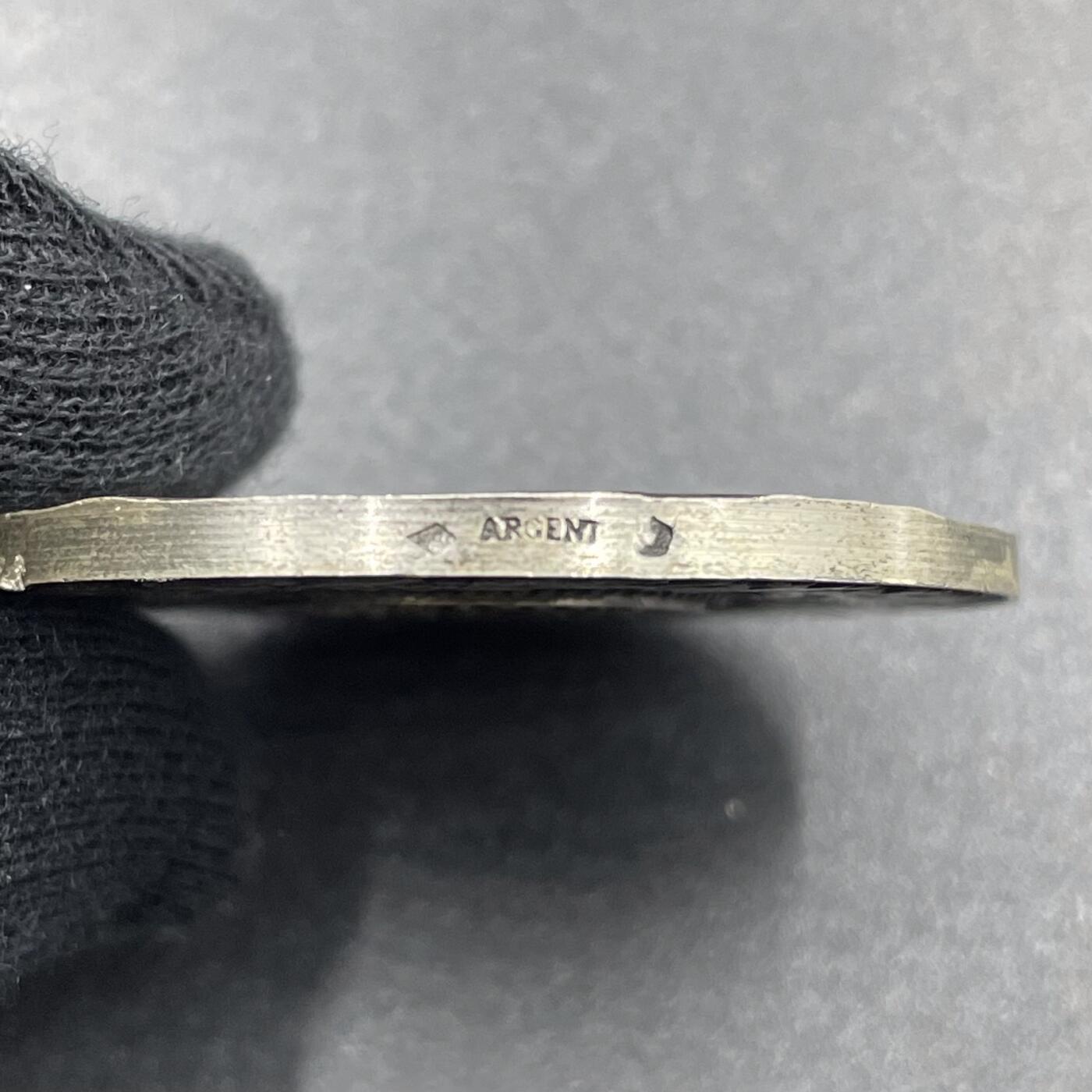 「木头集藏」章牌专场-第69场 CH. Pillet～法国警察互助孤儿院银章，直径：36.5 mm，23.8 g，边铭：菱形厂标 ARGENT 野猪头银标，法国警察系统内的互助机构，旨在为因公殉职或残疾警察的子女提供教育和生活支持，名家作品。