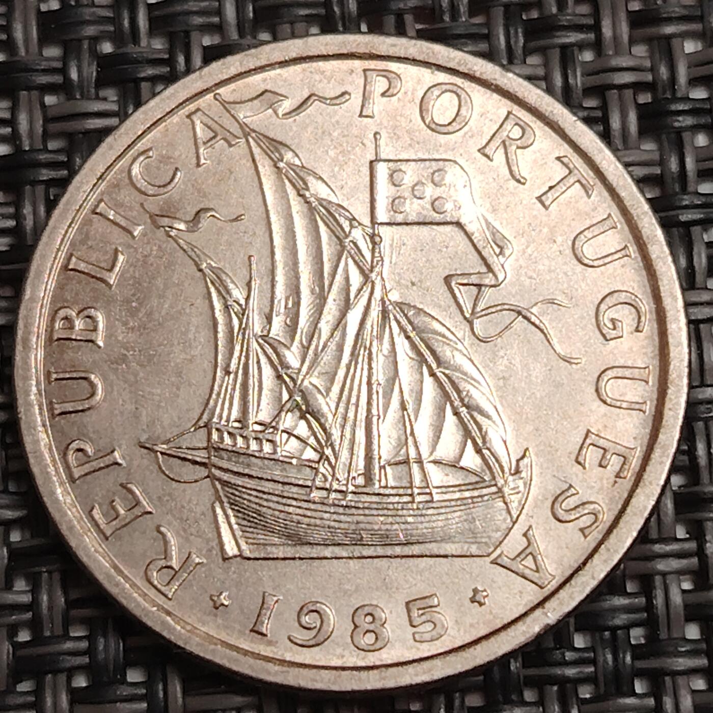 布加迪🐬～世界钱币(上海)🌾第 279 期 /  各国套币和散币 葡萄牙🇵🇹 1985年 5埃斯库多