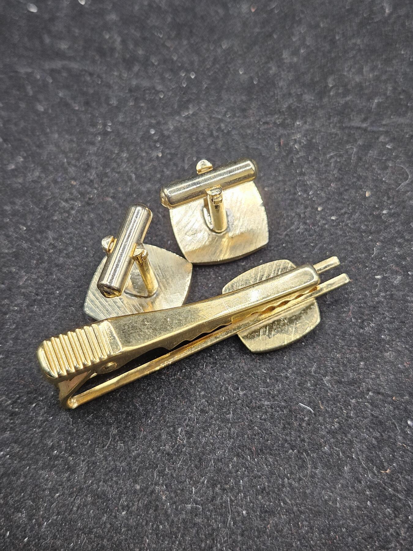 0元起拍勋章 第337期 咸鱼国勋章拍卖专场 3月8日（周日）下午6：00开始