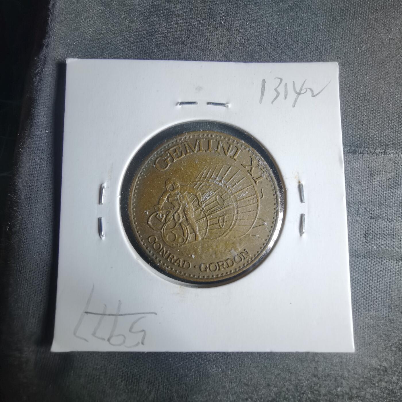 沼泽如烟--第1013场 航天纪念章