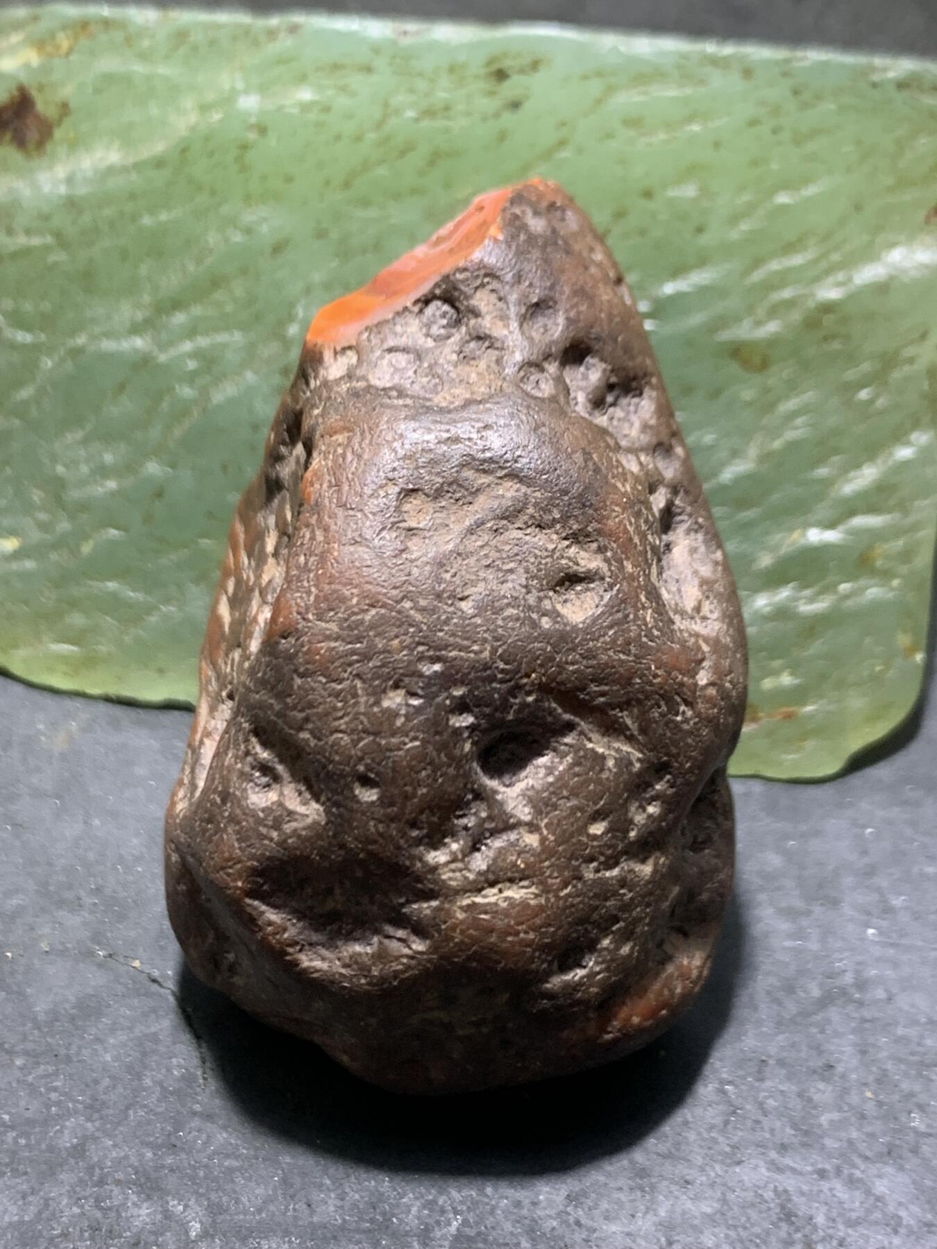 精美铁红皮开窗料南红玛瑙原石一颗，