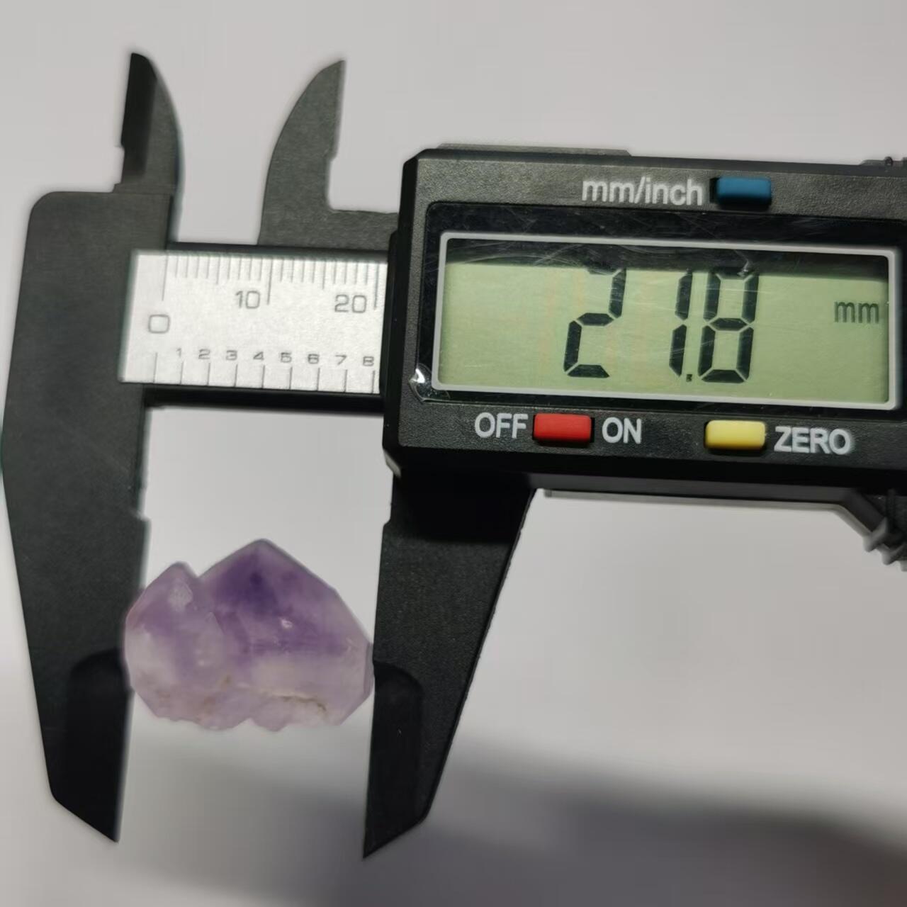 七河·世界世界币章杂件小拍（总第40期） 藏家出品 X749（1）马达加斯加紫水晶原石矿标 盒子矿 本件拍品由合作藏家邮寄